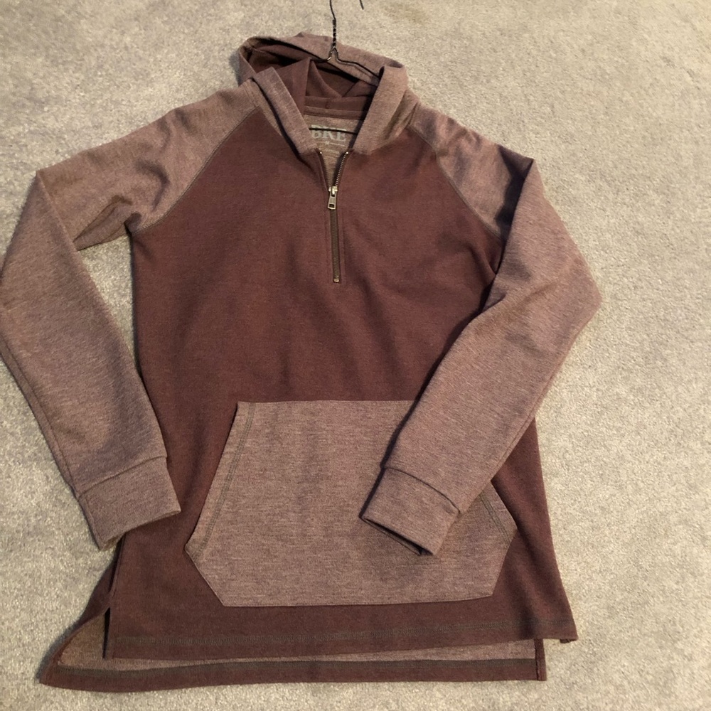 Men’s medium Buckle sweatshirt material 1/4 zip